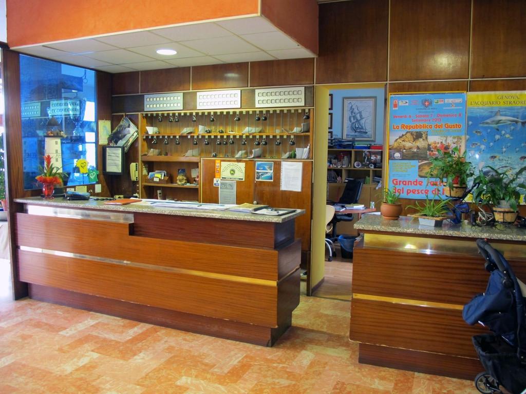 Hotel Capo Noli Esterno foto