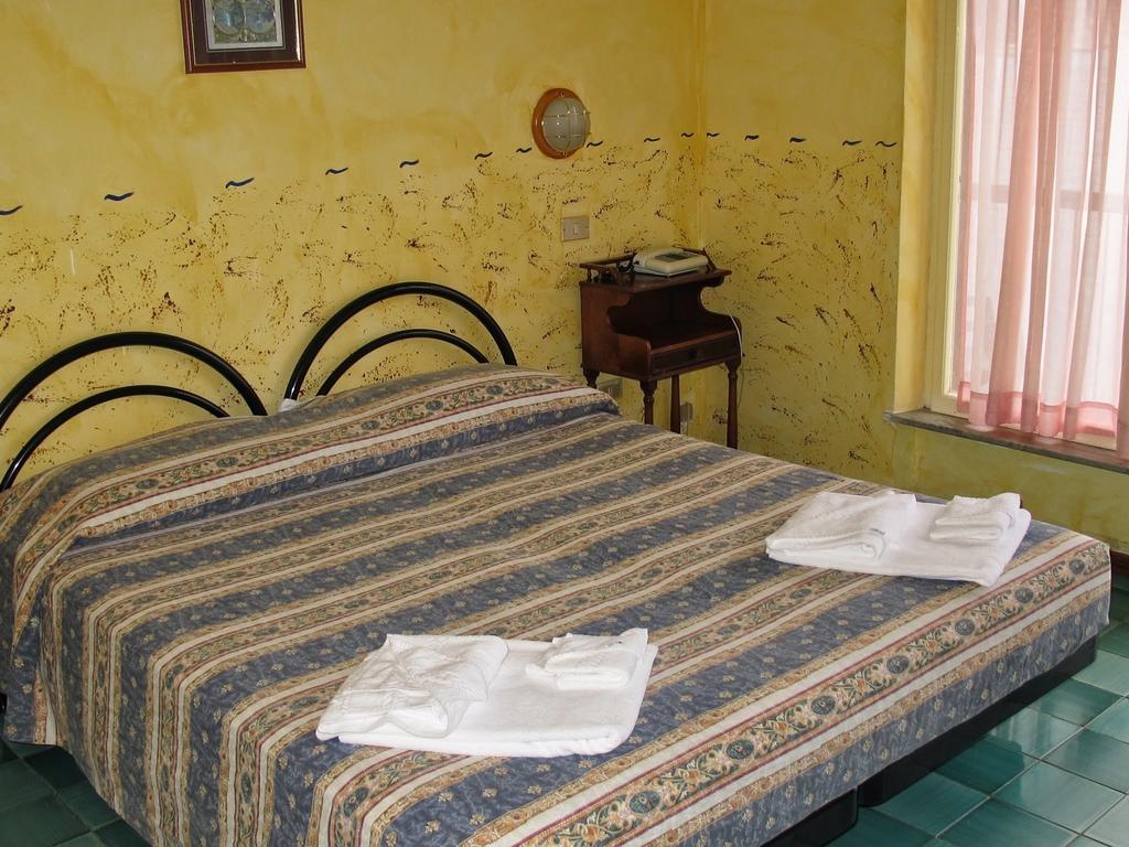 Hotel Capo Noli Camera foto